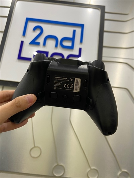 Tay cầm Flydigi Vader 4 Pro - Màu đen - Ngoại hình: 98% - Kèm Receiver + cáp sạc + hộp chống sốc 2