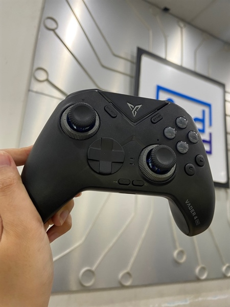 Tay cầm Flydigi Vader 4 Pro - Màu đen - Ngoại hình: 98% - Kèm túi chống sốc + receiver + cáp kết nối