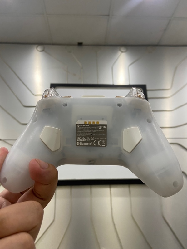 Tay cầm Gamesir Cyclone 2 - 3 mode (Dây, Receiver, Bluetooth) - Màu trắng - Ngoại hình: 98% - FullBox