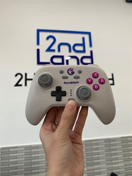 Tay cầm Gamesir Nova -T4N - Màu be - Ngoại hình: 98% - Body, kèm ốp đựng