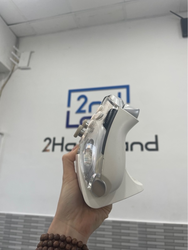 Tay cầm Manba One - 3 mode - Màu trắng - Ngoại hình: 97% - Hư dock sạc, trầy xướt body - Body