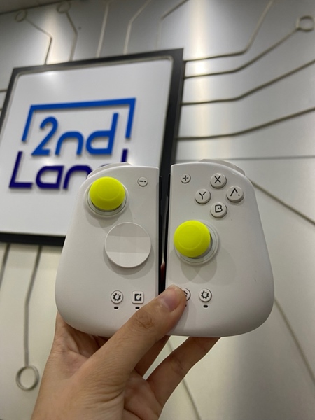 Tay cầm Mobapad M6-HD - Màu trắng - Ngoại hình: 98% - Kèm vỏ + dpad thay thế + box 1