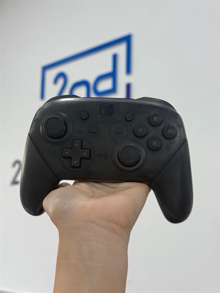 Tay cầm Nintendo Switch - Đen - 97% - xước