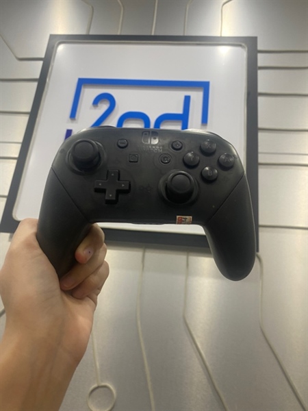 Tay cầm Nintendo Switch Pro Controller - Màu đen - Ngoại hình: 98% - Body