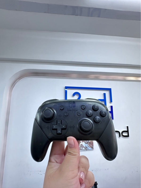 Tay cầm Nintendo Switch Pro Controller Model HAC-013 - Màu đen - Ngoại hình 97% - Body