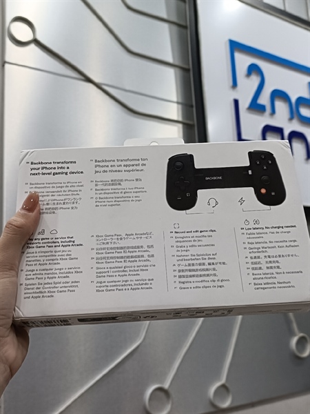 Tay cầm Play Station BackBone One - Màu Đen - Lightning For iPhone - Ngoại hình 97% - Lỗi dính phím L1 , dính phím 3 chấm , cần trái lỗi xoay chỉ đi ngang qua lại (Sản phẩm lỗi không bảo hành) - Body