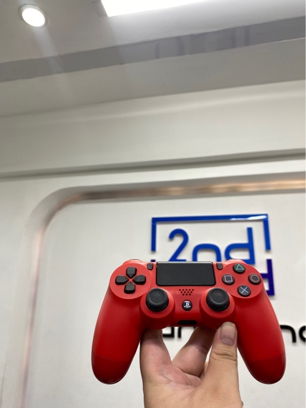 Tay cầm PS4 CHU-ZCT2U - Màu đỏ - Ngoại hình 98% - Body