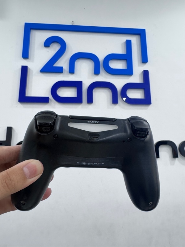 Tay cầm PS4 fat - Màu đen - Ngoại hình 97% - Trầy xước - body