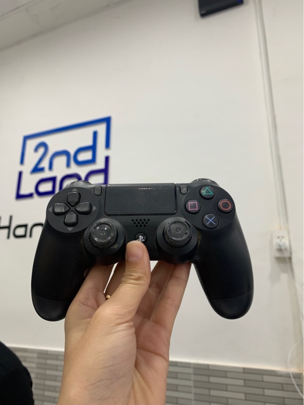 Tay cầm PS4 - Màu đen - Ngoại hình: 96% - Tróc cao su analog 2 bên - Body