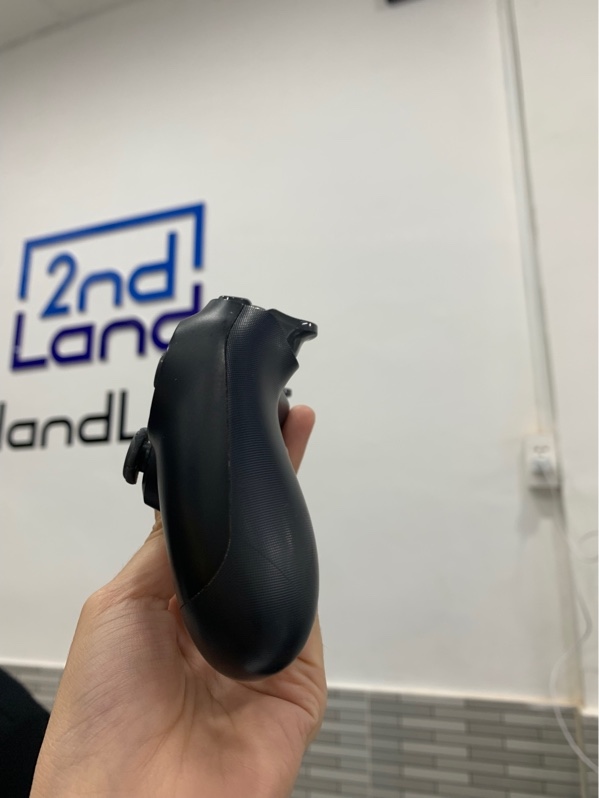 Tay cầm PS4 - Màu đen - Ngoại hình: 96% - Tróc cao su analog 2 bên - Body