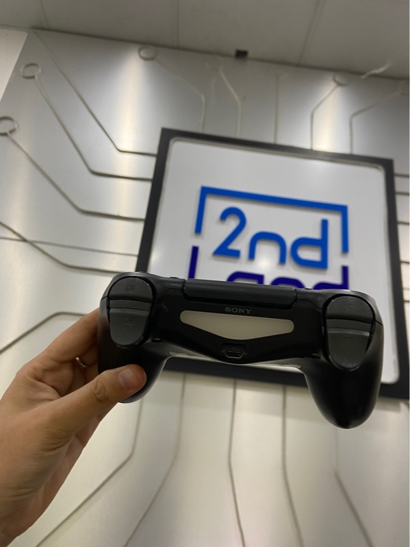 Tay cầm PS4 - Màu đen - Ngoại hình: 97% - Body