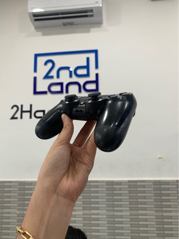 Tay cầm PS4 - Màu đen - Ngoại hình: 97% - Body