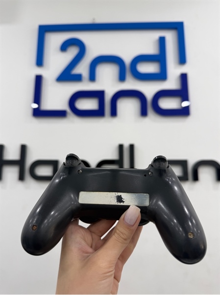 Tay cầm PS4 - Màu đen - Ngoại hình 97% - Ốc gỉ mòn nhựa nhẹ - Body 2