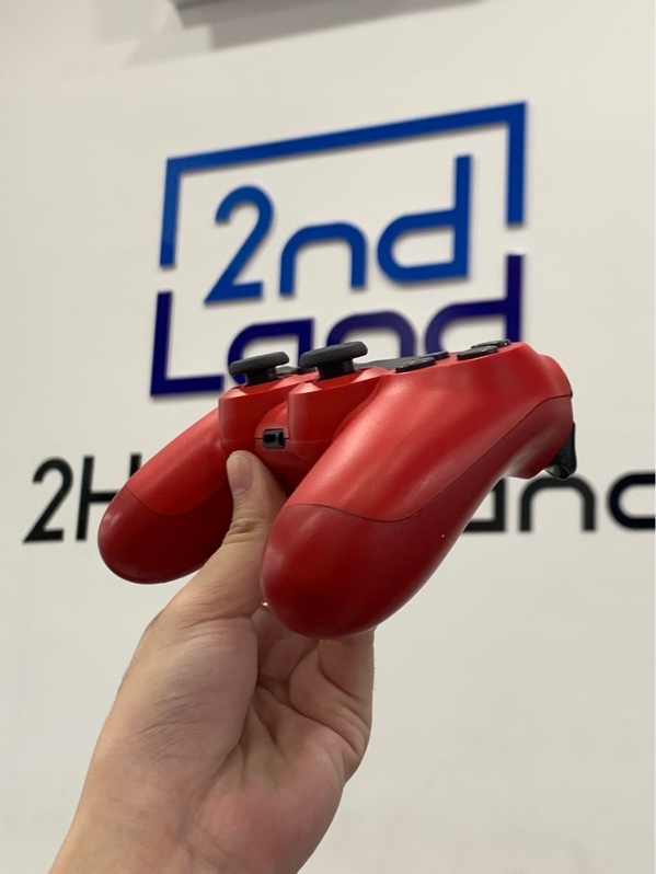 Tay cầm PS4 - Màu đỏ - Ngoại hình: 97% - Body