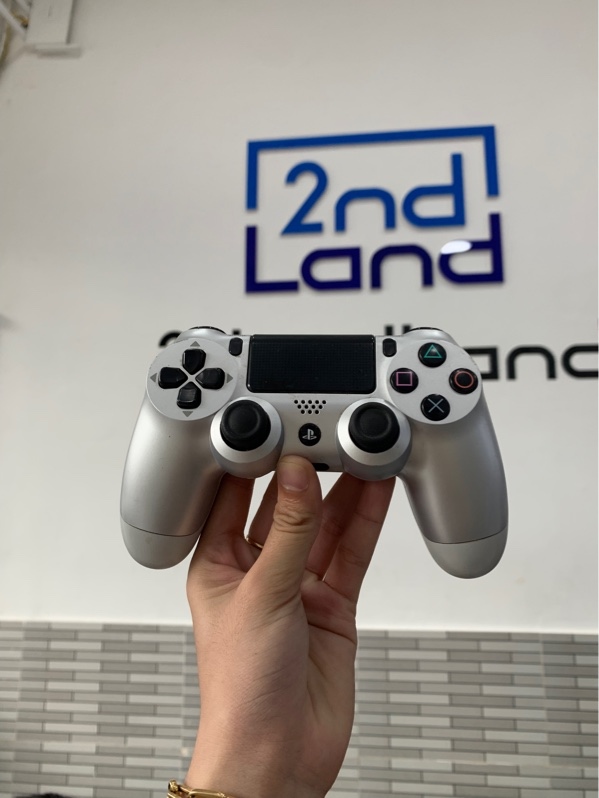 Tay cầm PS4 - Màu trắng - Ngoại hình: 97% - Body