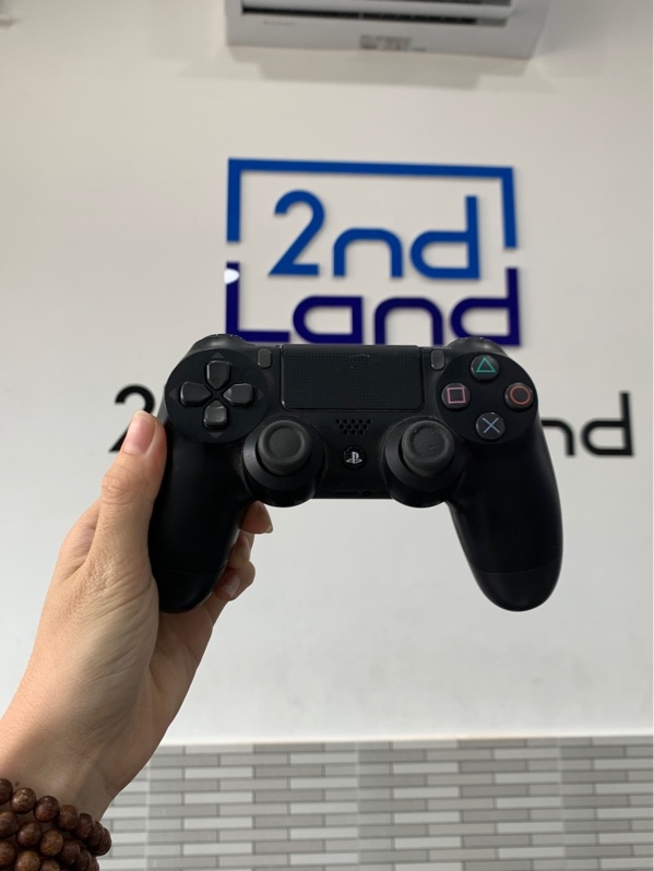 Tay cầm PS4 slim - Màu đen - Ngoại hình: 97% - Body