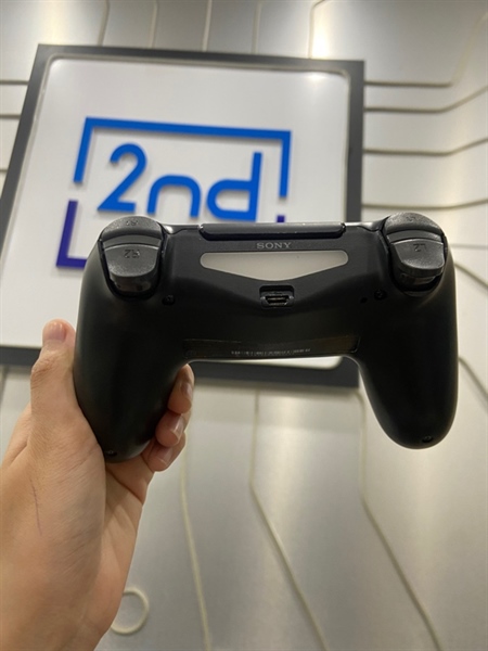 Tay cầm PS4 Slim - Màu đen - Ngoại hình: 98% - Tróc 2 đệm cao su analog - Body 2