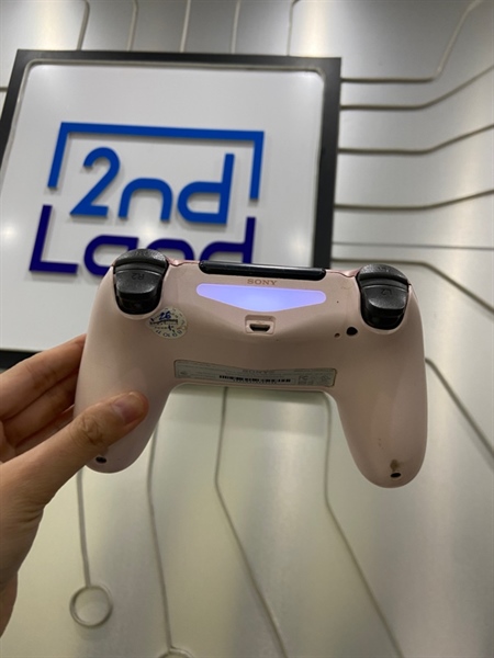 Tay cầm PS4 Slim - Màu hồng - Ngoại hình: 97% - Mất loa - Body 1