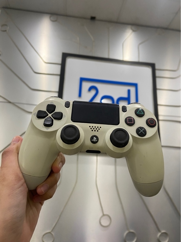 Tay cầm PS4 Slim - Màu trắng - Ngoại hình: 96% - Ố nhiều - Body