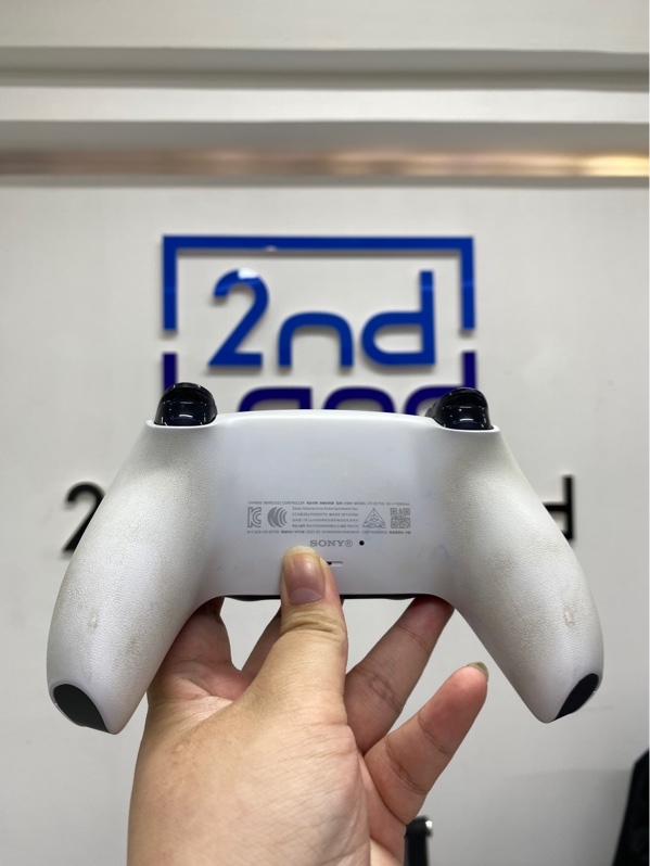 Tay cầm PS5 - Màu trắng - Ngoại hình 97% - 2 nút nứt - Body