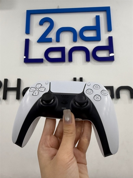 Tay cầm PS5 - Màu trắng - Ngoại hình 97% - Ố nhẹ , tay rách cao su cần - Kèm 1 đế sạc tay
