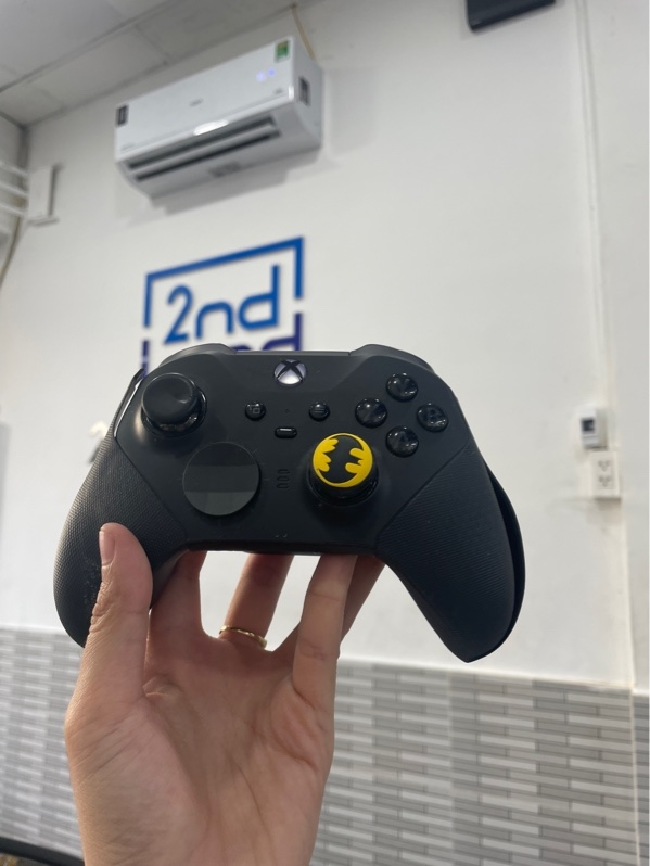 Tay cầm Xbox elite wireless controller sr 2 - Màu đen - Ngoại hình: 97% - Tróc đệm nhiều, trầy body - Kèm túi + full phụ kiện