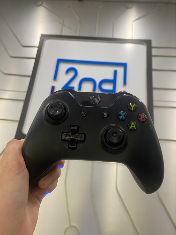 Tay cầm Xbox One - 1 mode dây kết nối - Màu đen - Ngoại hình: 97% - Body