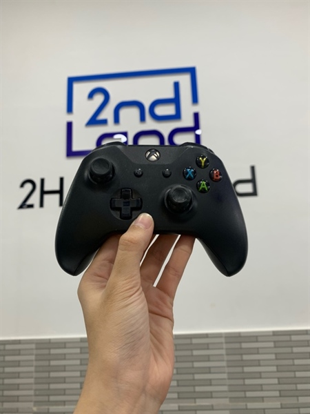 Tay cầm Xbox One S - Màu đen - Ngoại hình: 97% - Module rung lỏng - Body, kèm dây cáp