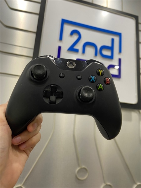 Tay cầm Xbox One S - Màu đen - Ngoại hình: 98% - Trôi 2 cần, lỗi nguồn - Body