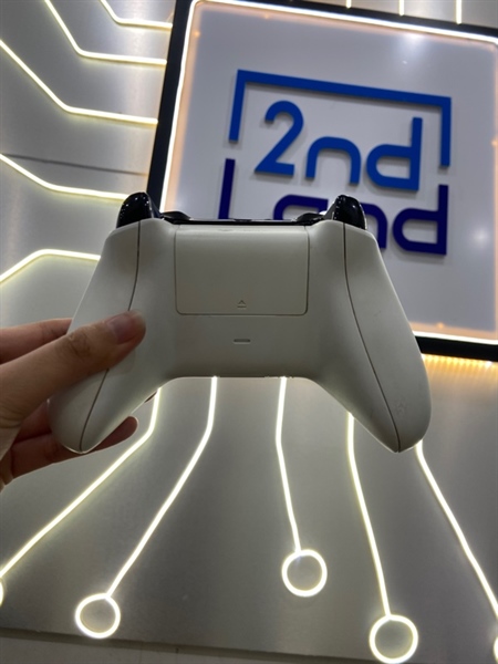 Tay cầm Xbox One S - Màu trắng - Ngoại hình: 97% - Vỏ ố - Body 2