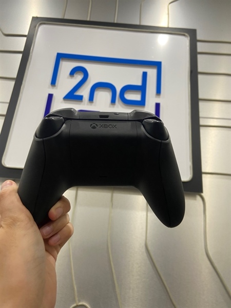 Tay cầm Xbox One X - Màu đen - Ngoại hình: 97% - Joystick bên trái vỡ - Body 2