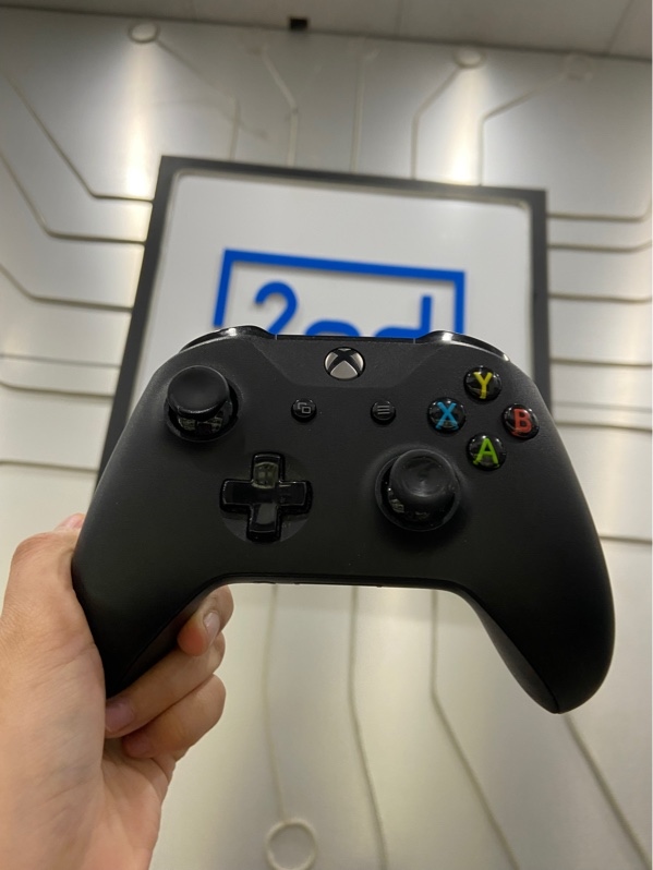 Tay cầm Xbox Series S - Màu đen - Ngoại hình: 98% - Kèm dây linh kiện