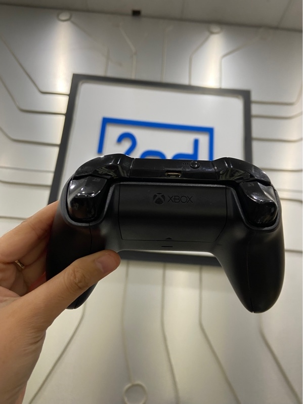 Tay cầm Xbox Series S - Màu đen - Ngoại hình: 98% - Kèm dây linh kiện