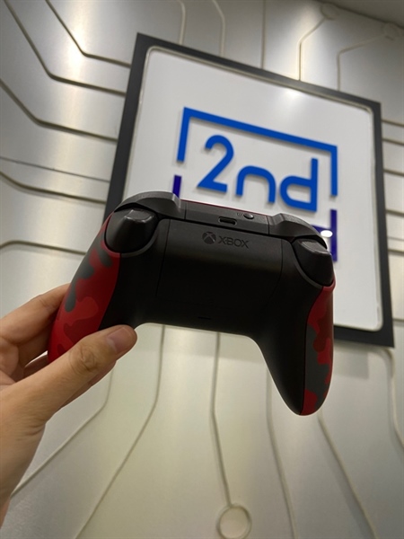 Tay cầm Xbox Series S/X - Màu đỏ camo - Ngoại hình: 98% - Khay pin bị sét - Body 1