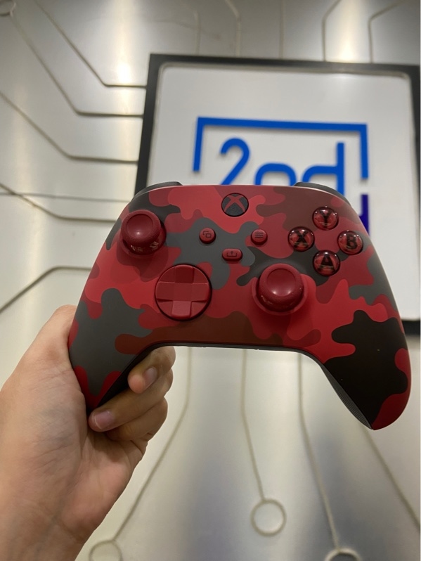 Tay cầm Xbox Series X Daystrike Camo Special Edition - Màu đỏ - Ngoại hình: 98% - Body