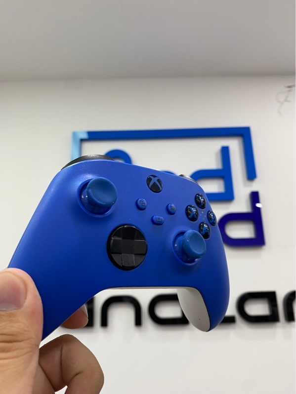 Tay cầm XBOX Series X - Màu xanh - Ngoại hình: 97% - Trầy - Body