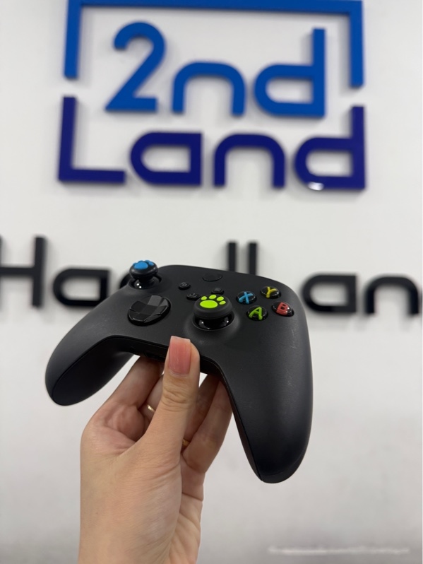 Tay cầm Xbox Wireless Controller series X - Màu đen - Ngoại hình 97% - trầy, mất 2 núm zin - Kèm dây usb-C