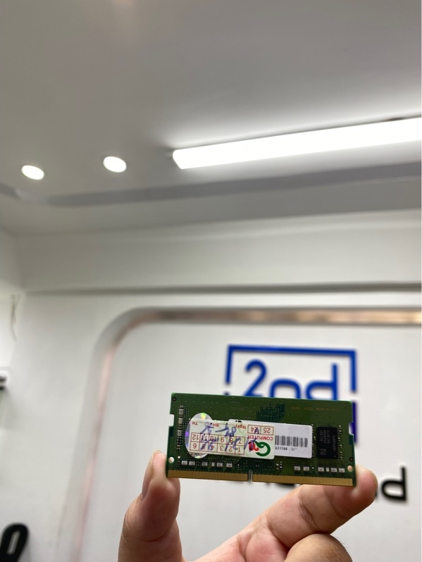 Thanh RAM Laptop DDR4 SamSung (model M471A1K43CB1-CTD) - 8gb - bus 2666 MHz - Màu xanh - Ngoại hình 98% - Body
