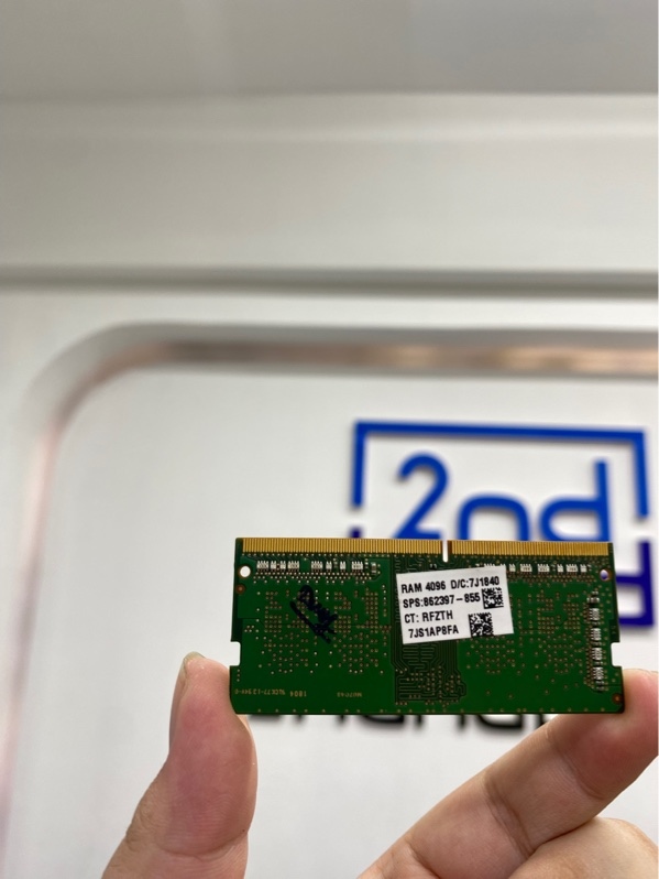 Thanh RAM laptop Samsung DDR4 dung lượng 4GB 2400mhz - Màu xanh - Ngoại hình 98% - Body