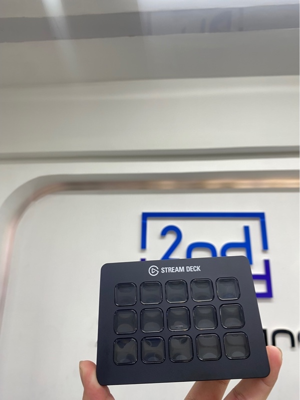 Thiết bị livestream Elgato StreamDeck MK.2 CN 10GBA5401 - Màu đen - Ngoại hình 98% - Fullbox