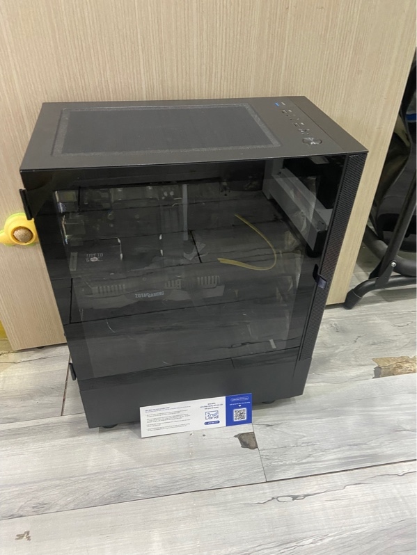 Thùng PC: Case Jetek - Chip intel Core i5 12400F - Main MSI H610M - E DDR4 - 2 thanh ram 8GB DDR4 ( tổng 16GB ) - 2 ổ cứng 250GB , 500GB HDD - RTX 2060 6GB - Nguồn 650w - Màu đen - Ngoại hình: 98% - Body