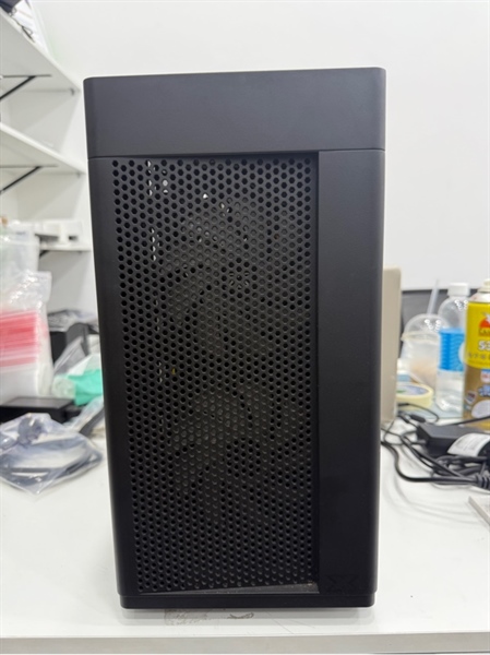 Thùng PC Gigabyte H410MH - i3 10100F - Ram 16GB/ CardGTX1650 - 128GB SSD - 512GB HDD - Màu đen - Ngoại hình 97% - Nổ sơn , gỉ sét nhiều đầu kết nối với CPU - Kèm nguồn