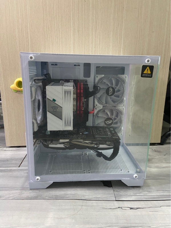 Thùng PC: Intel core i3-9100F - MainBoard Winfox H310 NVIDIA GeForce GTX 1060 3G - Ram 16/256 GB SSD 2 thanh DDR4-2800 tản nhiệt khí CPU Jungle Leopard K400 SSD chạy 84 giờ - Màu đen - Ngoại hình: 98% - Kèm màn hình YUNSI - 24 inch