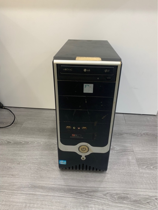 Thùng PC - Mainboard Gigabyte H61M-S1 - i3-2120 - Ram 4 DDR3, 500GB HDD - Màu đen - Ngoại hình: 96% - Hư 1 khe cắm usb - Kèm nguồn