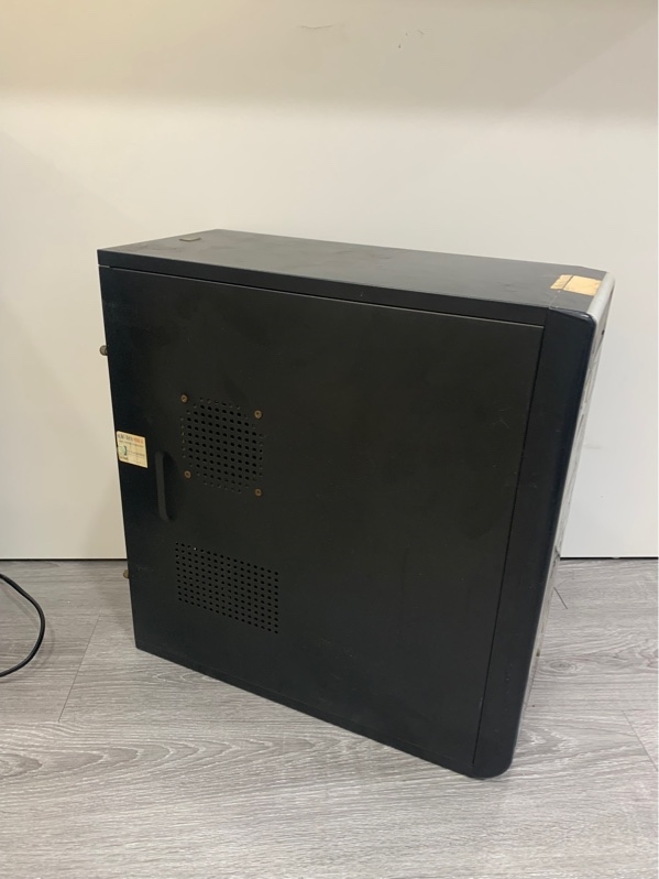 Thùng PC - Mainboard Gigabyte H61M-S1 - i3-2120 - Ram 4 DDR3, 500GB HDD - Màu đen - Ngoại hình: 96% - Hư 1 khe cắm usb - Kèm nguồn