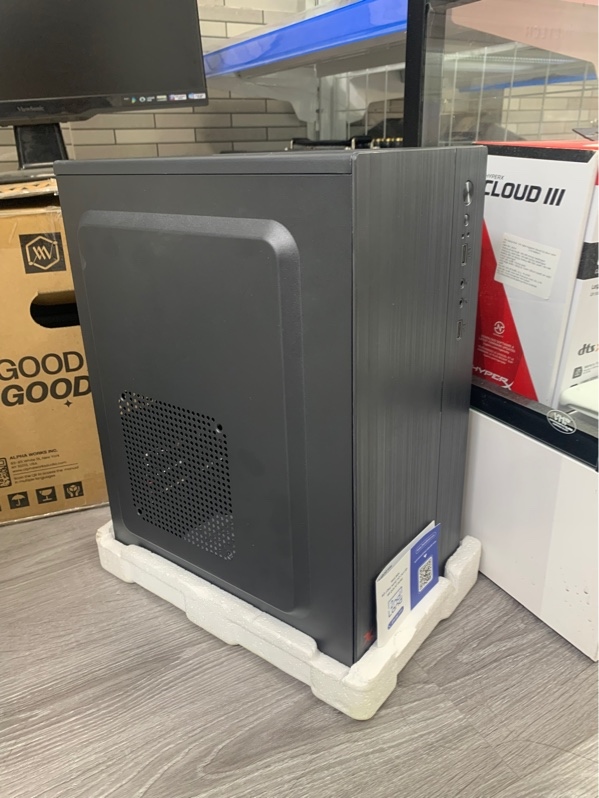 Thùng PC - Mainboard Gygabyte H81M-DS2 - i3-4150 - Ram 8 DDR3,SSD 300GB - Nguồn Arrow 450W - Màu đen - Ngoại hình: 98% - Kèm nguồn