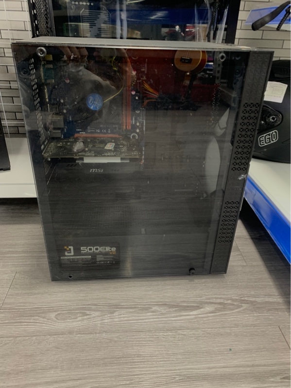 Thùng pc - Mainboard pegatron corporation h81-m1 - i5-4570 - Ram 8gb ddr3, colorful 256gb ssd - Nvidia geforce 1050 2gb (card yếu) - Nguồn jetek 500 elite v2 500w - Màu đen - Ngoại hình: 96% - Gỉ sét, thiếu 2 ốc case - Kèm nguồn