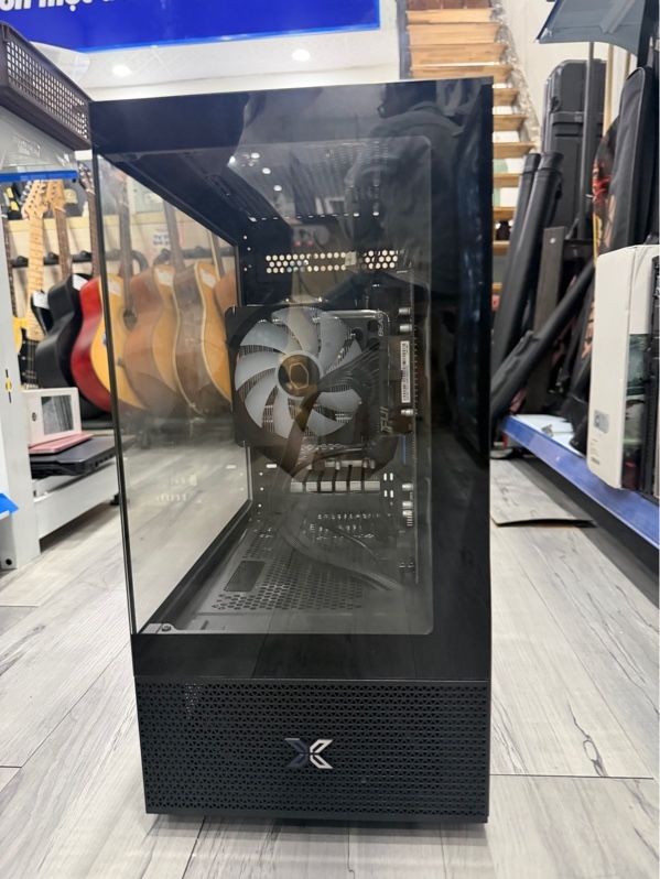 Thùng PC : MS-7E02 - Core i3-12100F - Card NVIDIA GeForce RTX 3050 6GB - Ram 8/256GB SSD - Nguồn Deepcool PF550-80 Plus - Màu đen - Ngoại hình: 98% - Kèm Box