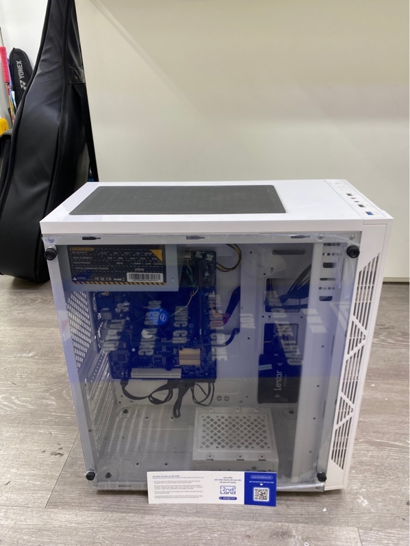 Thùng PC VSP led RGB - Nguồn 650W - chip i3-6100 - main Asus H110M-KS - ram 8Gb ddr4 - 240gb ssd - Màu trắng - Ngoại hình 98% - Kèm dây nguồn, dây hdmi, chuột và bàn phím Forder