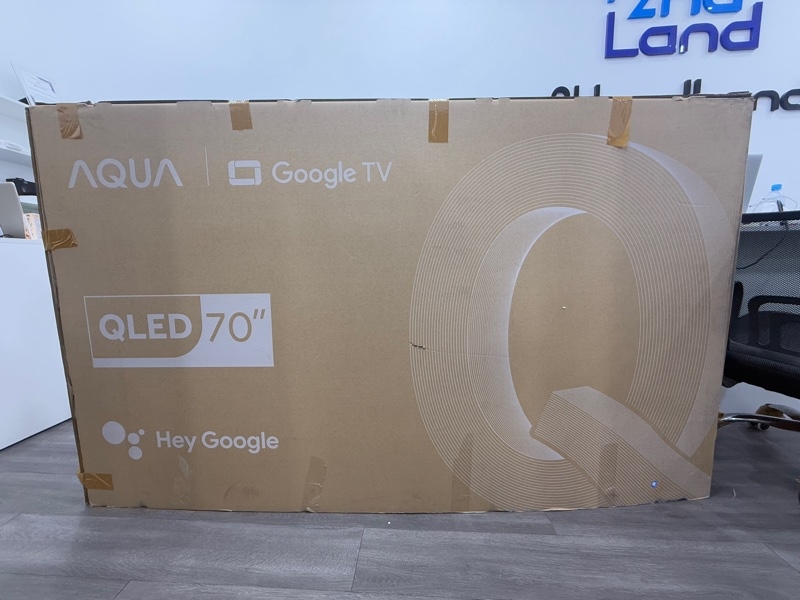 TiVi Aqua Matrix TV BE - Model AQT70K800UX - 70 inch - Màu đen - Ngoại hình 98% - Màn ám hồng , hở sáng nhẹ - Kèm Box , chân đế , nguồn , remote